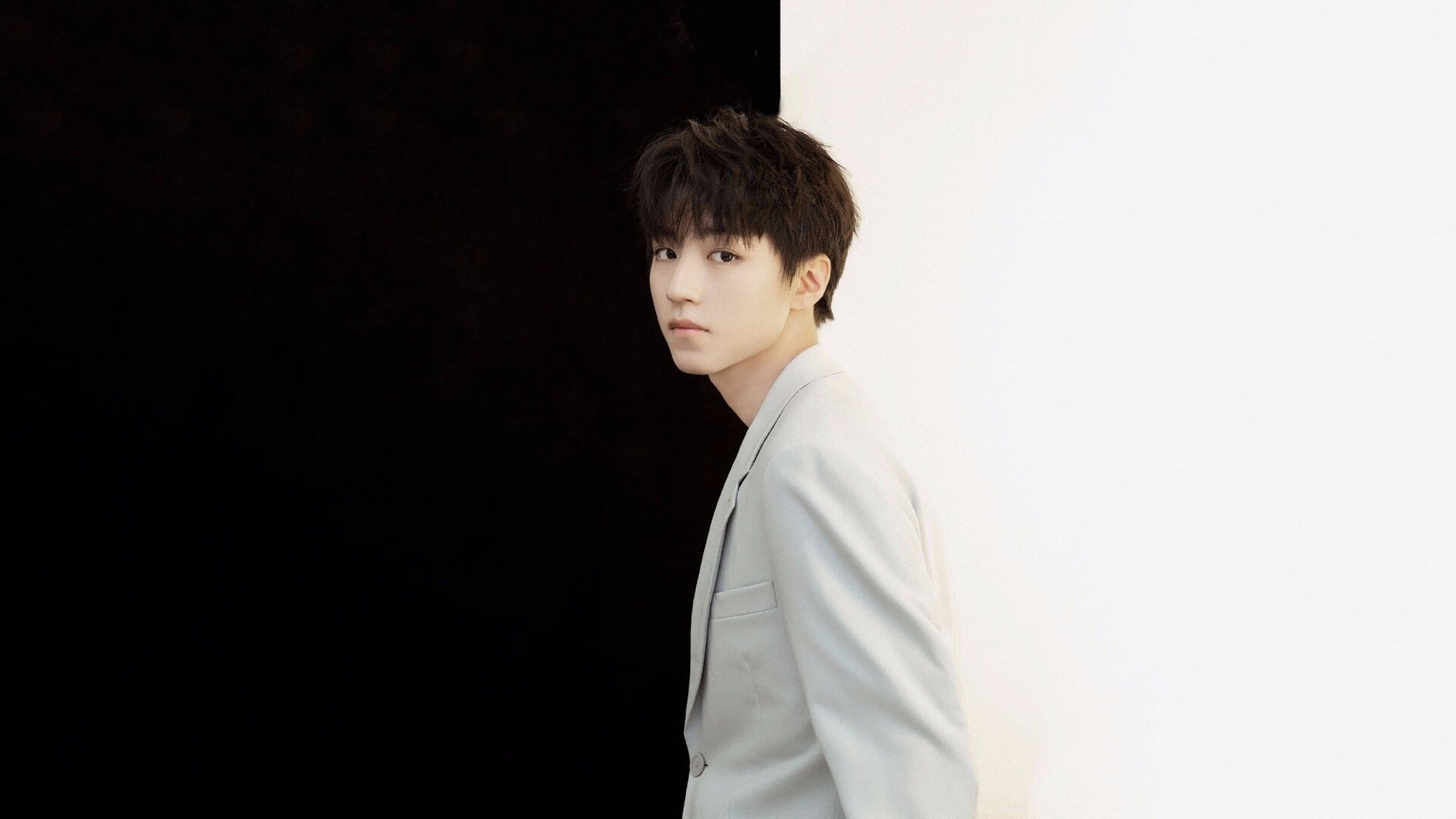 乐鱼体育平台官网-西甲裁判团队引入语义干预机制减少VAR误判分歧，西甲主裁判名单