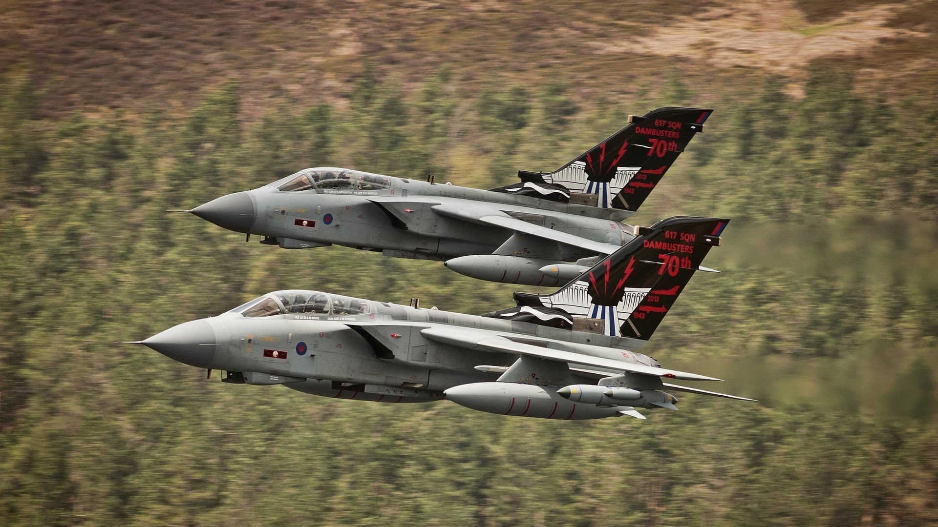 大学生滑雪挑战赛推动校园冰雪发展,大学生滑雪活动