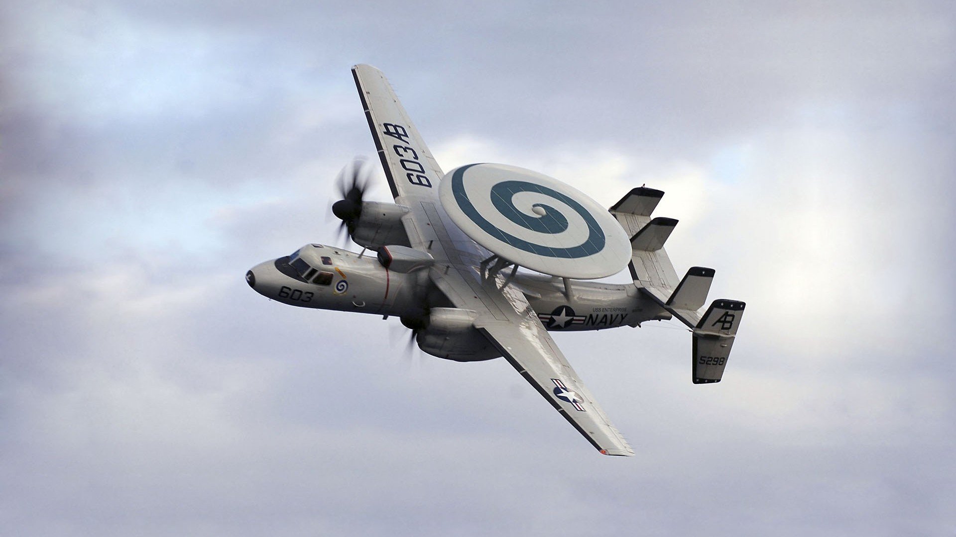 乐鱼体育登录-欧洲杯战术大师：变阵、调整、奇兵轮番上场，欧洲杯战袍